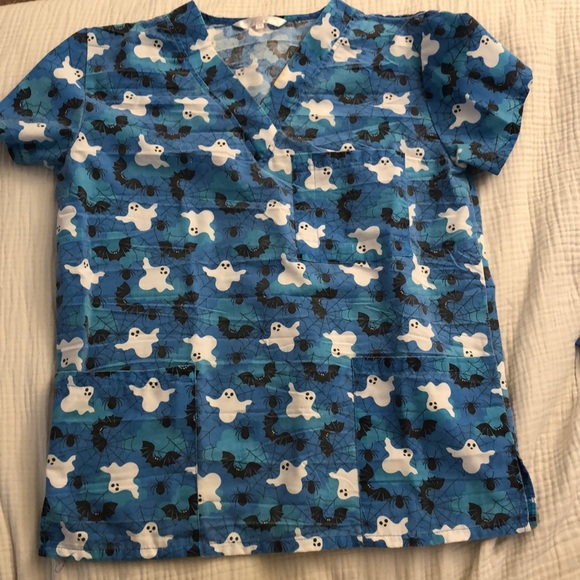 Scrub top bundle! - Picture 6 of 6